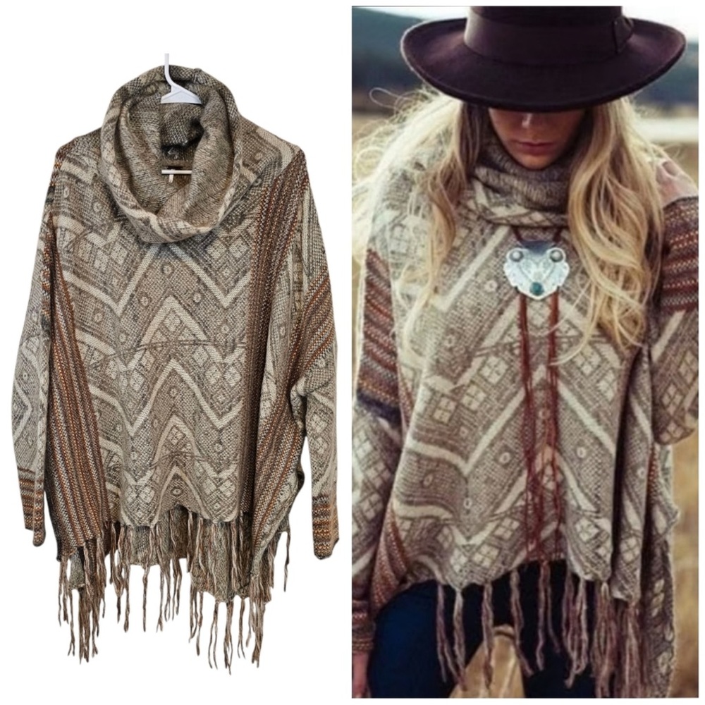Free People Be The One poncho sweater. Size small.